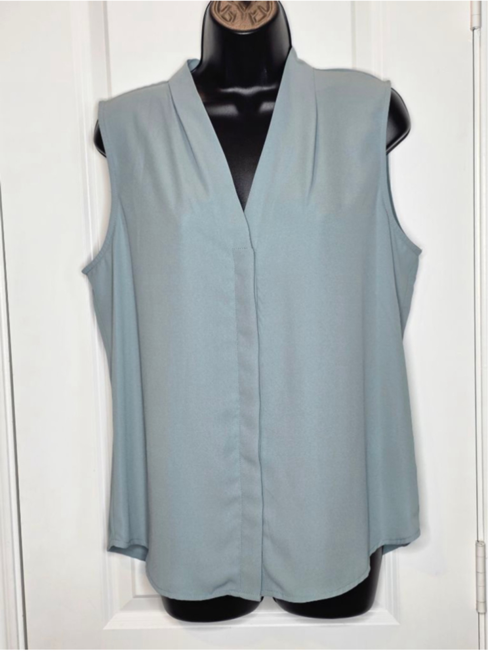 Nordstrom Rack Light Blue Sleeveless Blouse Women’s Size M - Picture 2 of 5